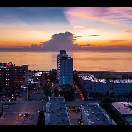 Across The Ocean Few Steps To Beach Contemporary Three Bedroom Townhouse Pompano Beach Exterior foto