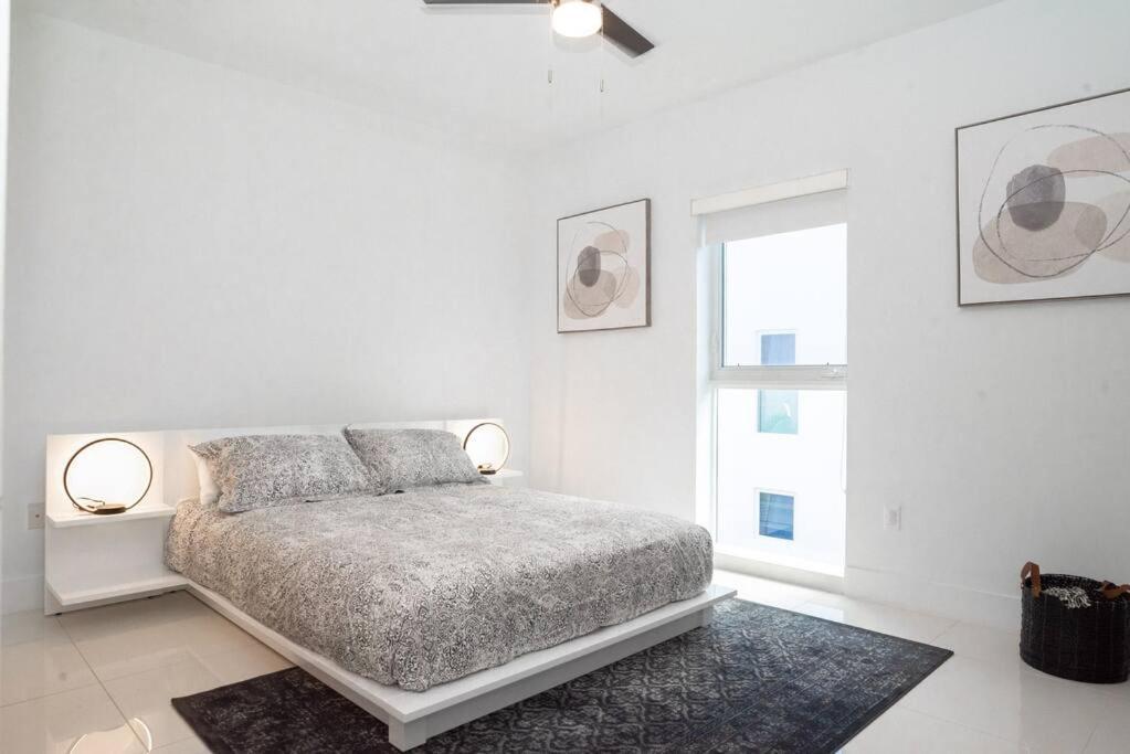 Across The Ocean Few Steps To Beach Contemporary Three Bedroom Townhouse Pompano Beach Exterior foto