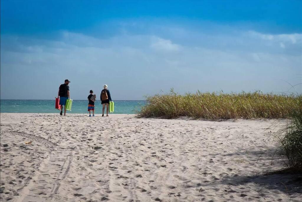 Across The Ocean Few Steps To Beach Contemporary Three Bedroom Townhouse Pompano Beach Exterior foto